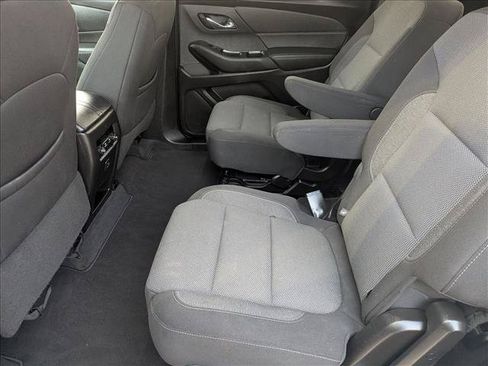 Used 2022 Chevrolet Traverse LT AWD/4WD image 17