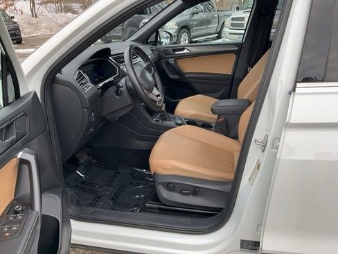 Used 2022 Volkswagen Tiguan SE image 13
