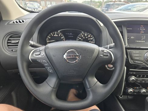 Used 2020 Nissan Pathfinder S AWD/4WD image 37