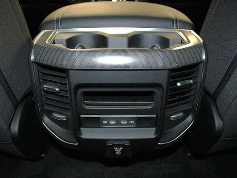 New 2026 RAM 1500 4x4 Crew Cab image 37