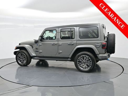 Used 2022 Jeep Wrangler Unlimited Sahara image 9