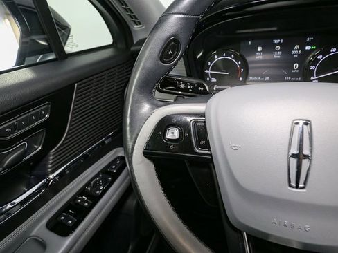 Used 2022 Lincoln Corsair AWD w/ Premium Package image 32