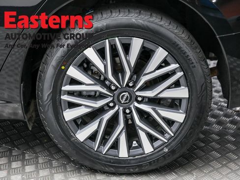 Used 2024 Nissan Altima 2.5 SV image 8