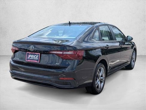 Used 2024 Volkswagen Jetta SE FWD image 5