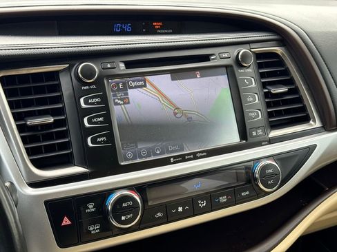 Used 2018 Toyota Highlander XLE image 34