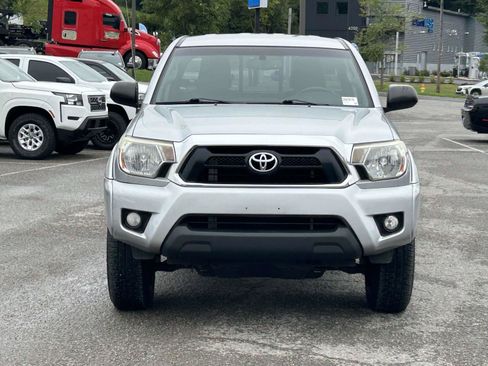 Used 2013 Toyota Tacoma 4x4 Access Cab V6 w/ SR5 Pkg image 2