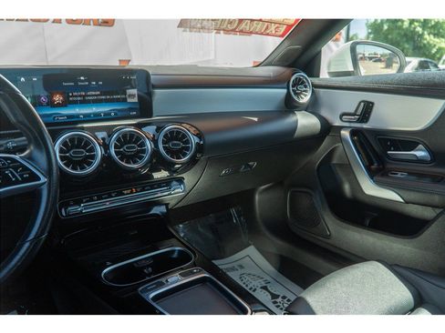 Used 2025 Mercedes-Benz CLA 250 image 38