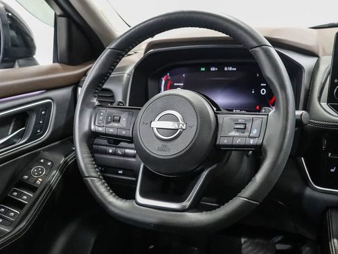 Used 2022 Nissan Rogue Platinum w/ Head-Up Display Package AWD/4WD image 16