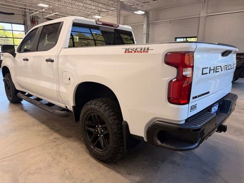 Used 2022 Chevrolet Silverado 1500 LT Trail Boss w/ Convenience Package II AWD/4WD image 6
