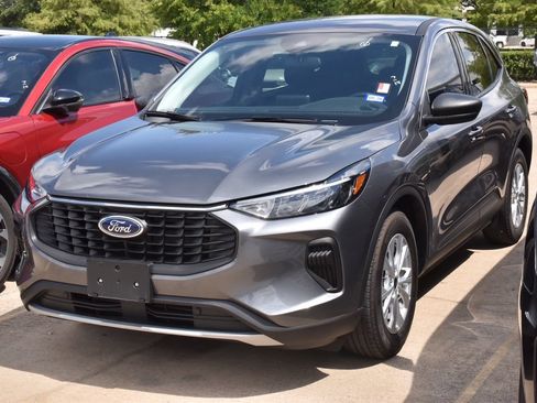 Certified 2023 Ford Escape Active FWD image 2