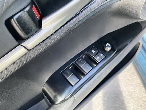 Used 2025 Toyota Camry SE FWD image 12