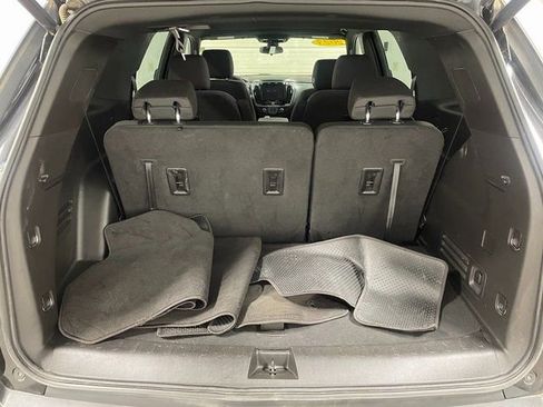 Used 2023 Chevrolet Traverse LT image 24