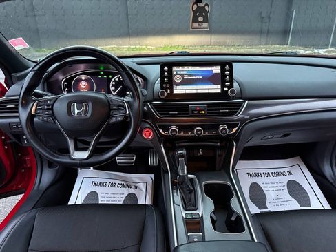 Used 2018 Honda Accord Sport image 13