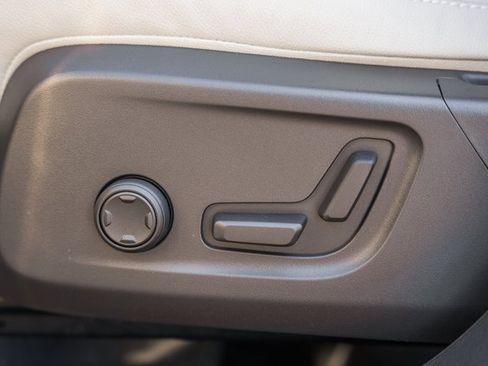 New 2026 Volvo XC40 B5 Ultra w/ Protection Package Premier image 34