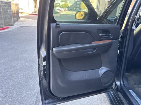 Used 2008 GMC Yukon XL SLT image 28