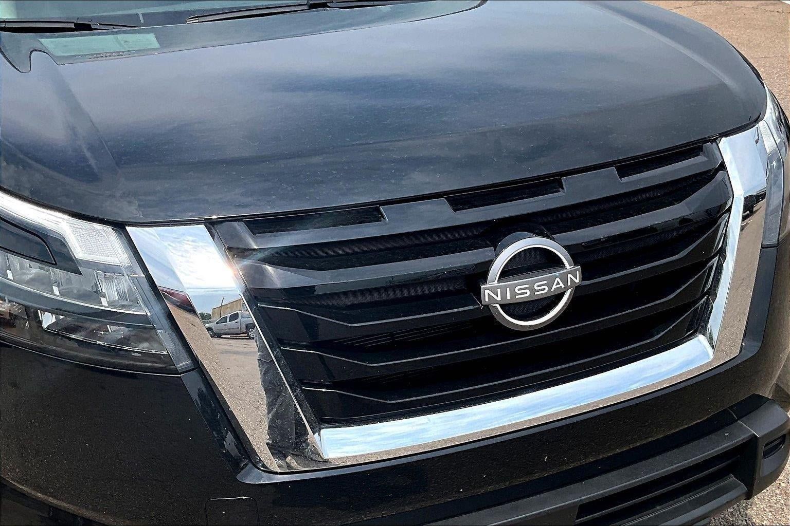 Used 2025 Nissan Pathfinder S AWD/4WD image 31
