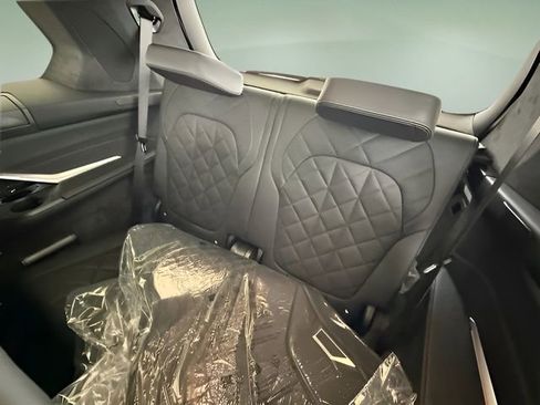 Used 2026 BMW X7 xDrive40i image 25