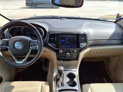 Used 2020 Jeep Grand Cherokee Overland RWD image 6