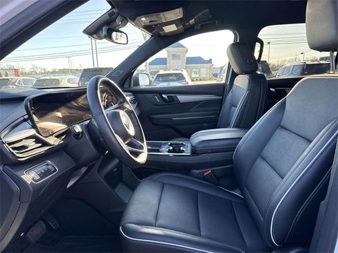 Used 2025 Buick Enclave Preferred image 12