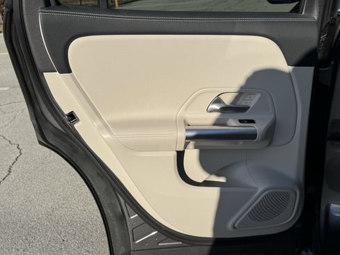 Used 2023 Mercedes-Benz GLA 250 4MATIC image 30