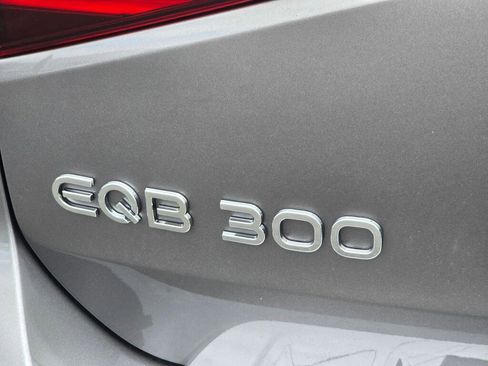 Used 2023 Mercedes-Benz EQB 300 4MATIC w/ Driver Assistance Package image 32