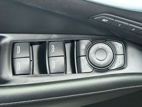 Used 2023 Buick Enclave Avenir w/ Avenir Technology Package FWD image 32