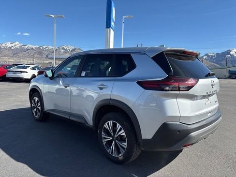 Used 2023 Nissan Rogue SV image 5