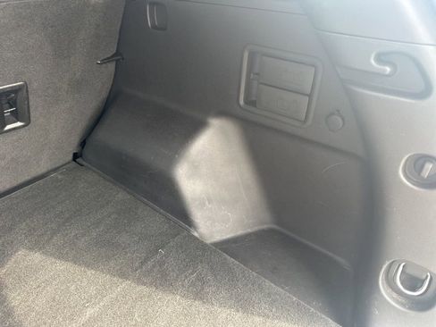 Used 2018 Chevrolet Equinox Premier FWD image 30