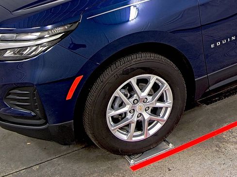 Used 2023 Chevrolet Equinox LS w/ LS Convenience Package image 7