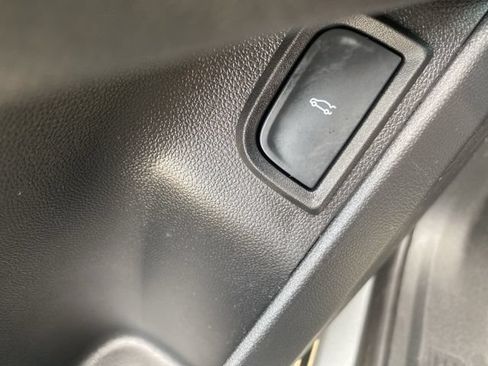 Used 2025 Chevrolet Equinox ACTIV w/ LPO, Floor Liner Package FWD image 37