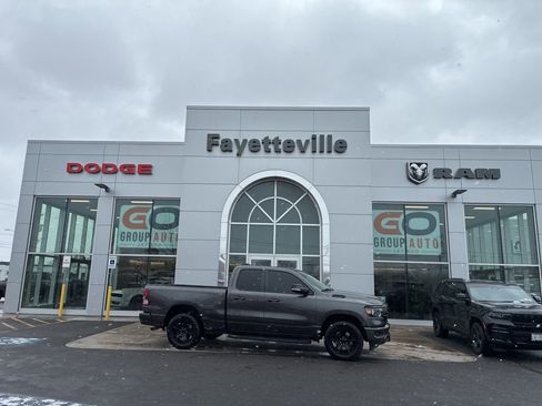 Used 2022 RAM 1500 Big Horn AWD/4WD image 3