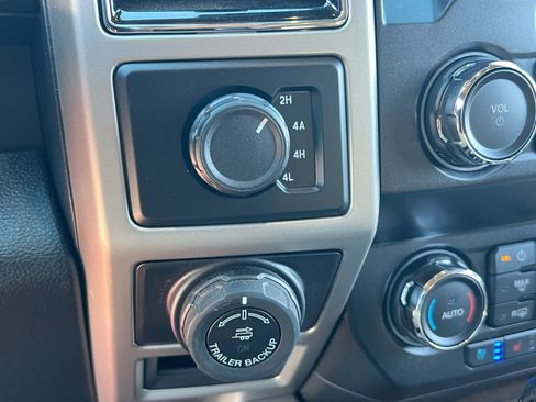 Certified 2020 Ford F150 Lariat image 30