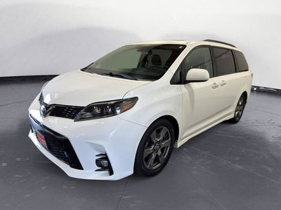 Used 2018 Toyota Sienna SE Premium