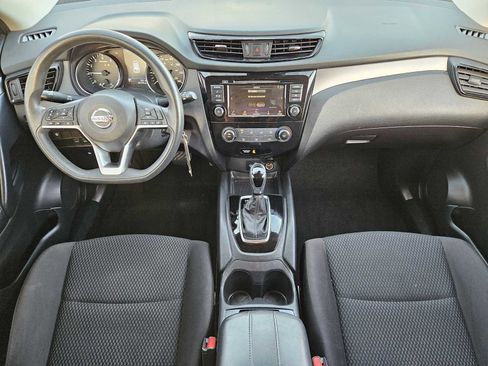 Used 2020 Nissan Rogue Sport S image 23