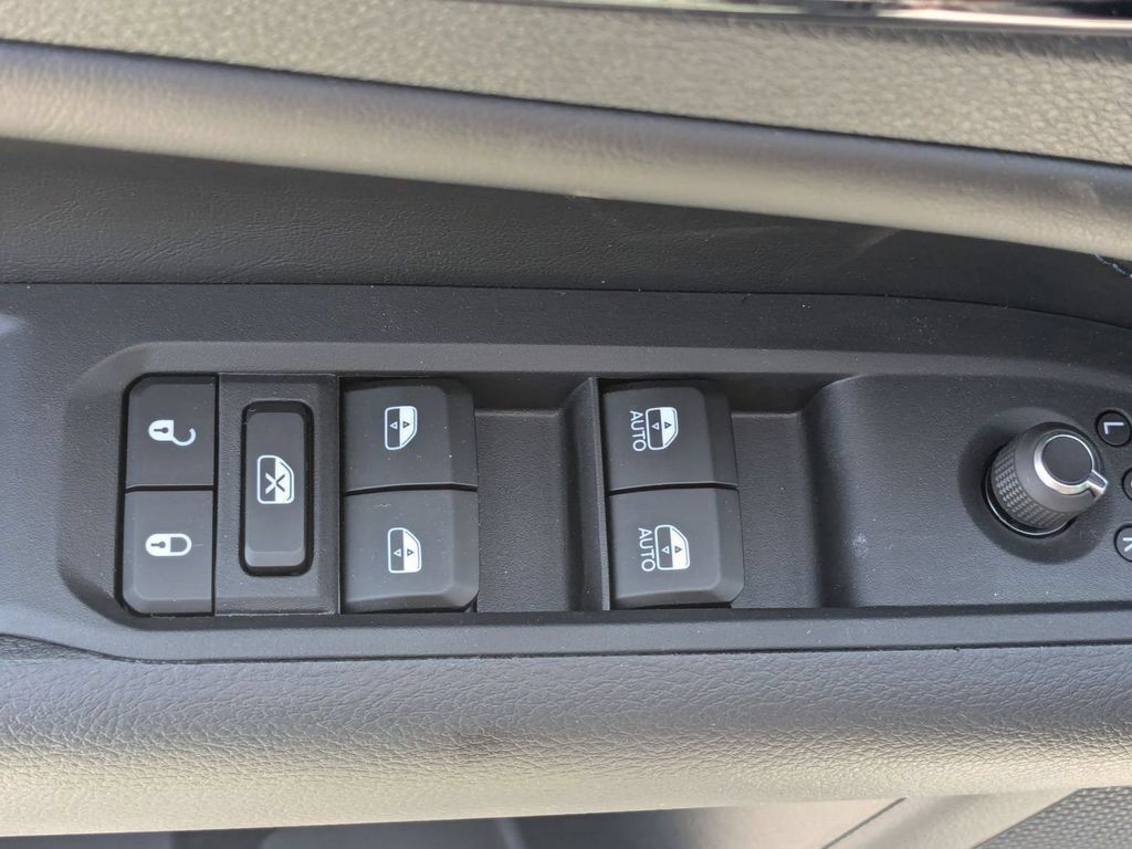New 2026 Jeep Compass Latitude AWD/4WD image 13