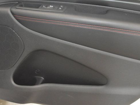 Used 2025 Dodge Durango GT AWD/4WD image 8