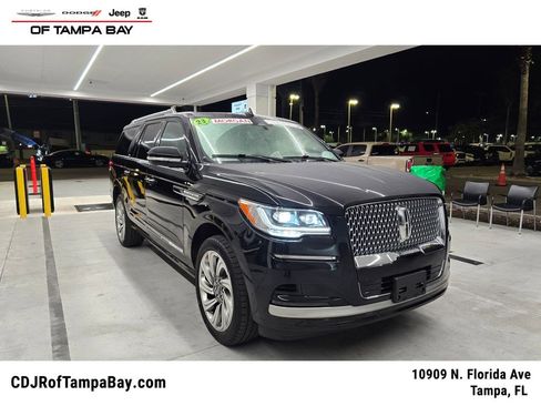 Used 2023 Lincoln Navigator L Reserve RWD image 1