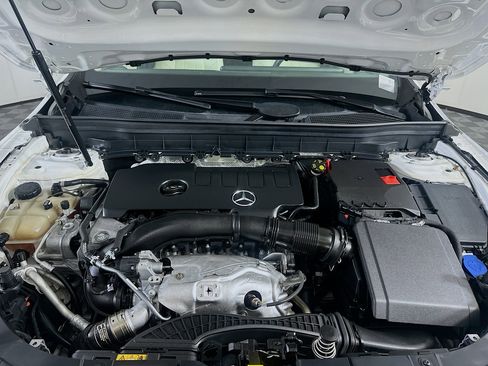 Used 2022 Mercedes-Benz GLB 250 image 36
