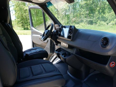 Used 2019 Mercedes-Benz Sprinter 170 image 19