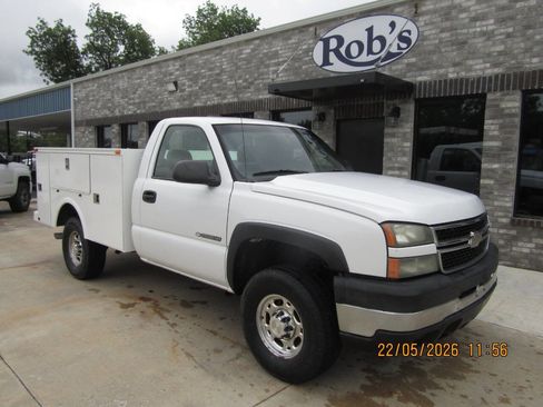 Used 2006 Chevrolet Silverado 2500 W/T RWD image 2