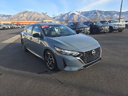 Used 2024 Nissan Sentra SR w/ SR Premium Package image 4