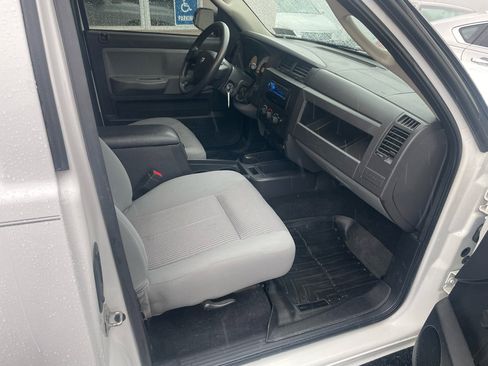 Used 2011 Dodge Dakota ST image 25