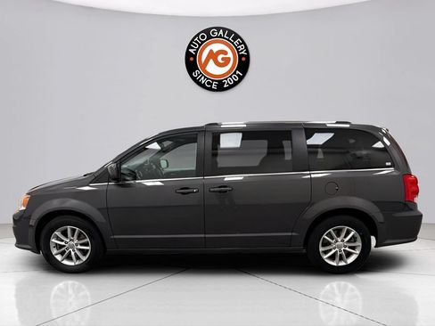 Used 2019 Dodge Grand Caravan SXT FWD image 6