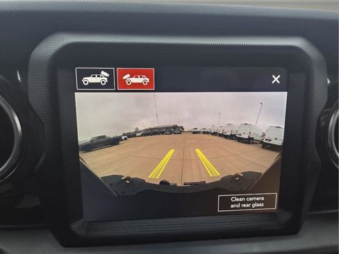 Used 2022 Jeep Wrangler Unlimited Rubicon w/ Xtreme Recon 35" Tire Package image 16