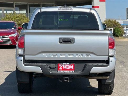 Certified 2022 Toyota Tacoma TRD Sport w/ Technology Package AWD/4WD image 8