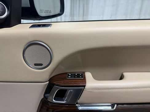 Used 2014 Land Rover Range Rover Supercharged image 24