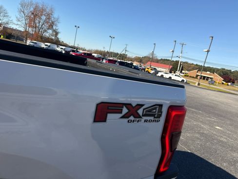 Used 2018 Ford F250 Lariat w/ Lariat Ultimate Package image 9