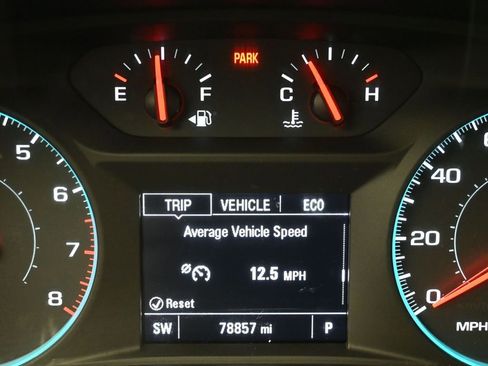 Used 2021 Chevrolet Traverse LT image 16