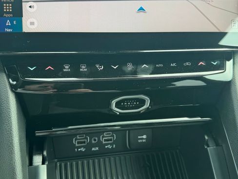New 2026 Jeep Grand Cherokee Altitude AWD/4WD image 21