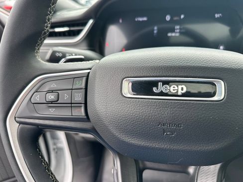 Used 2024 Jeep Grand Cherokee L Laredo RWD image 26